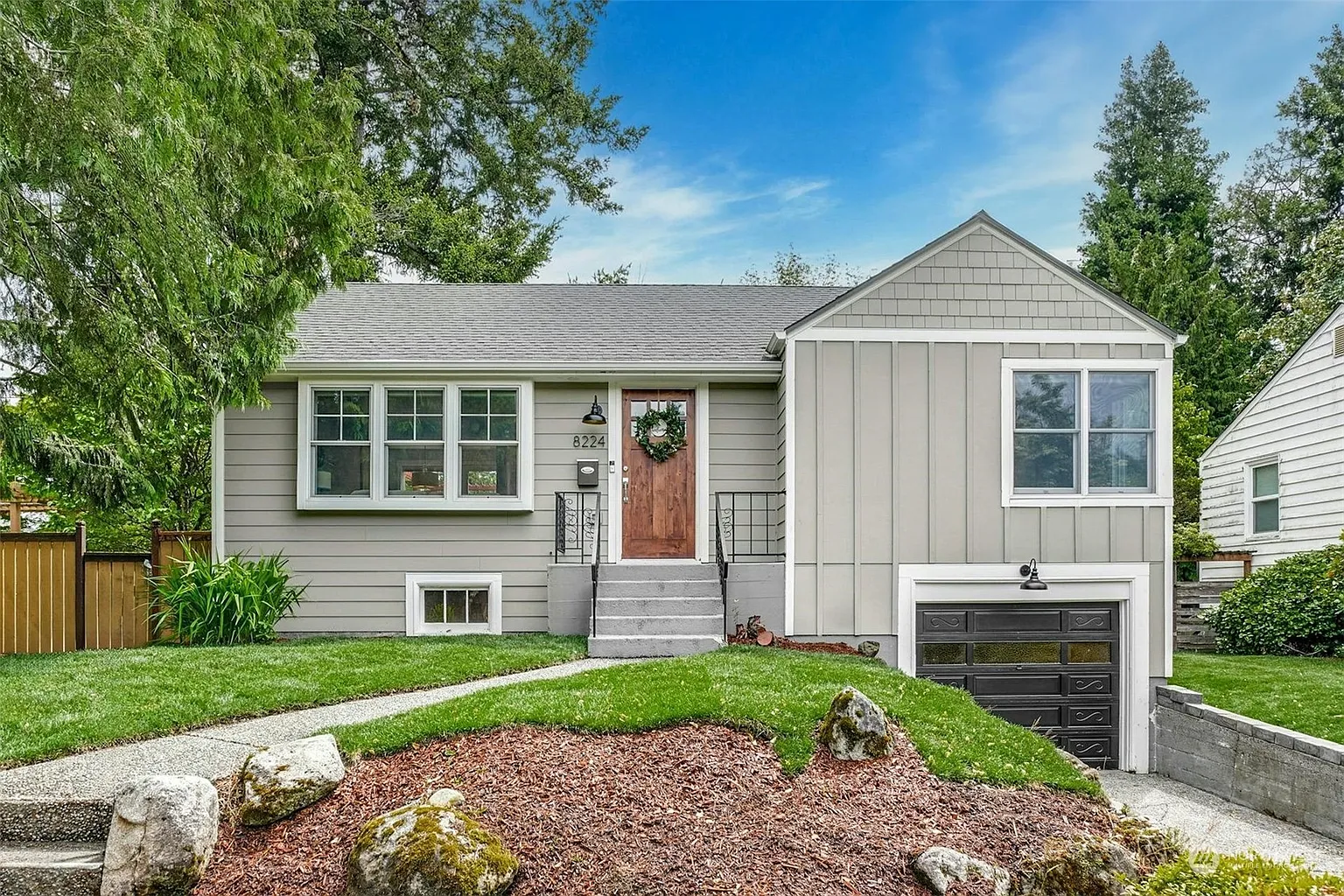 8224 36th Avenue NE photo 1