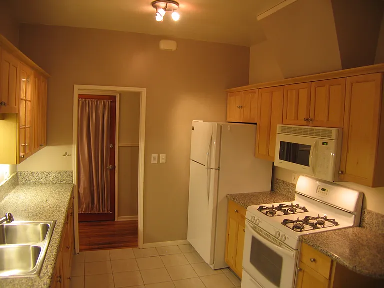 200 Kitchen view toward entrance.