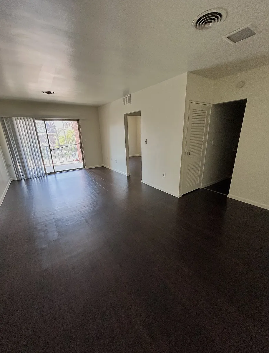 Building Photo - 4805 Glenway Ave #26