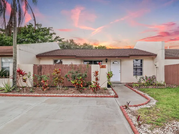 23 Chelsea Lane, Boynton Beach, FL 33426