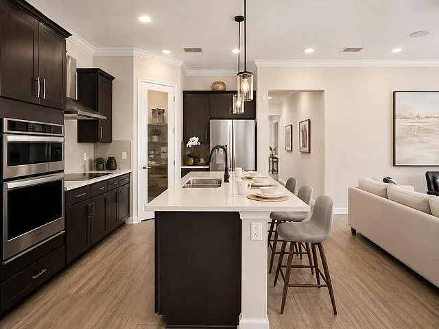 3 bed, 2117 sqft, $4,000 — Photo 4