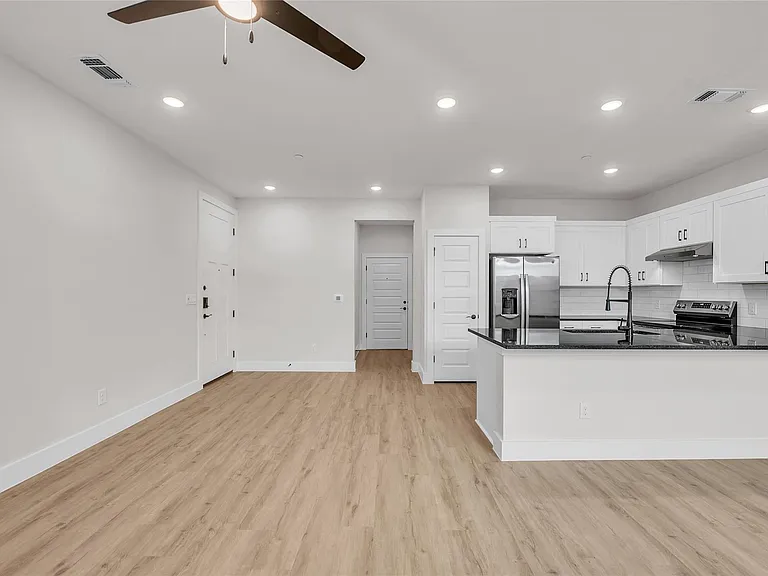 9312 Curious Squirrel St — Photo 4