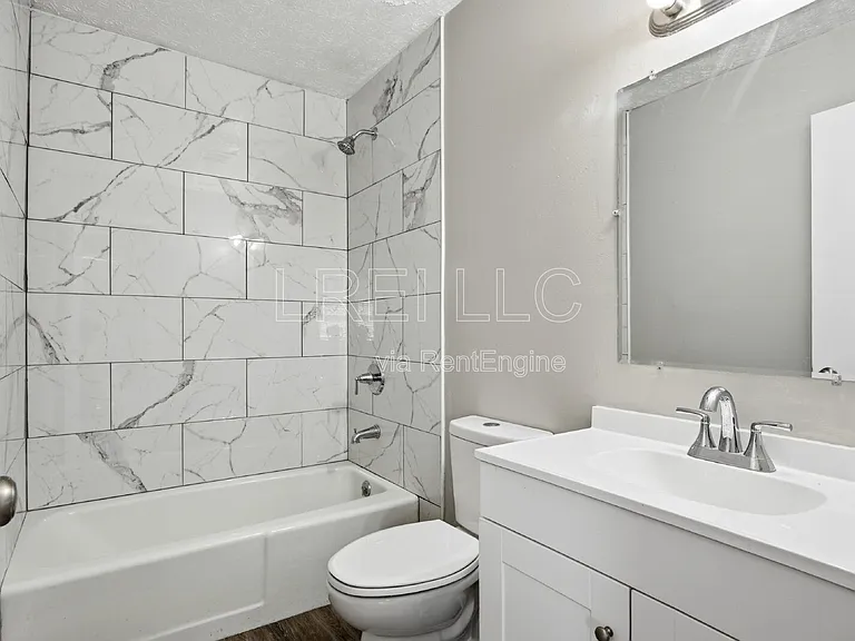 176 Thistlewood Ave #4 — Photo 5