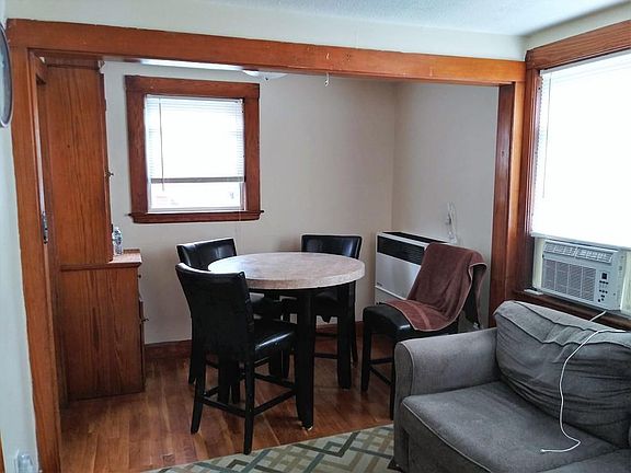 3rd image of 185 Washington St