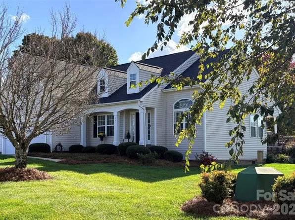 261 Brook Glen Dr, Mooresville, NC 28115