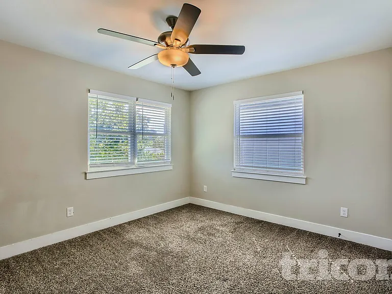 1723 Shaw St — Photo 13