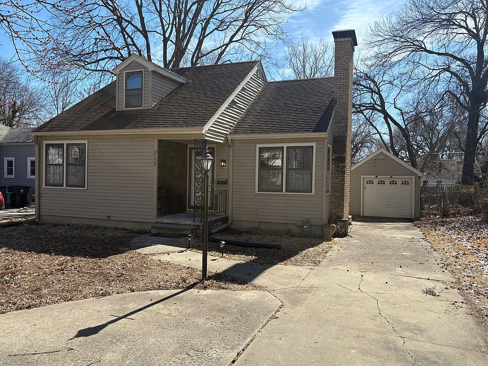 1st image of 315 SW Country Club Dr