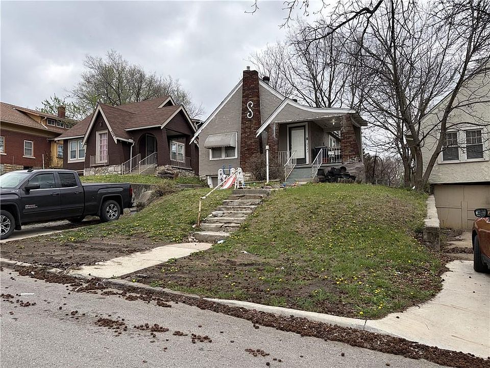 2nd image of 2543 Drury Ave