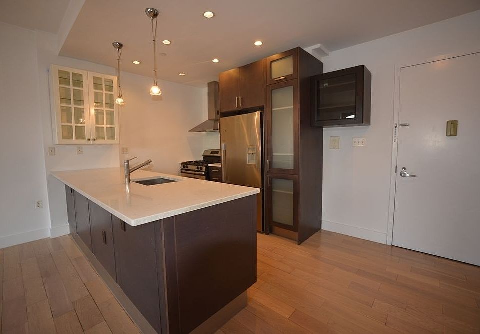 1st image of 3101 Vernon Blvd APT 404