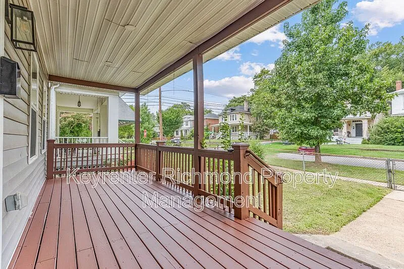 3 bed, 2.5 bath, 1572 sqft, $2,500 — Photo 3