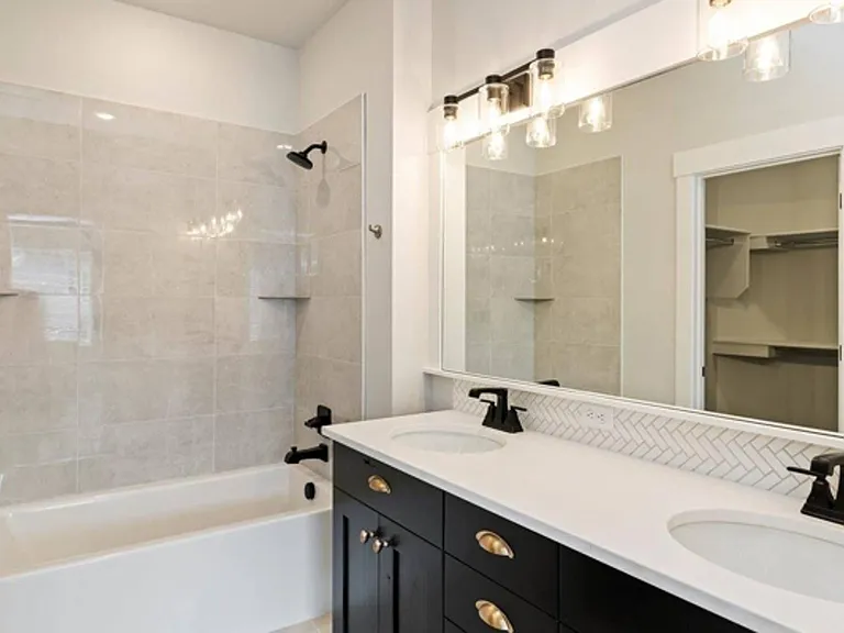 Bradbury Luxury Townhomes — Photo 38