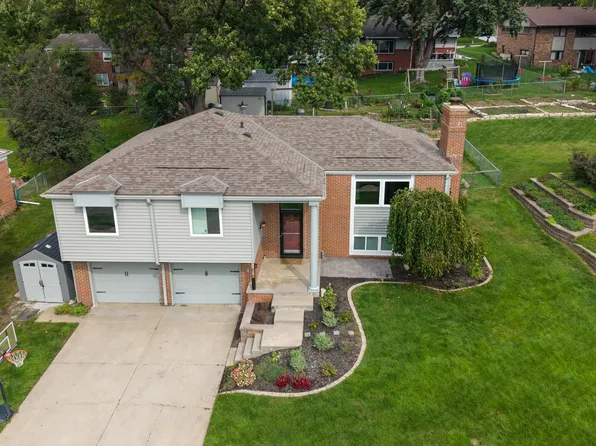 1818 Devoe Dr, Lincoln, NE 68506
