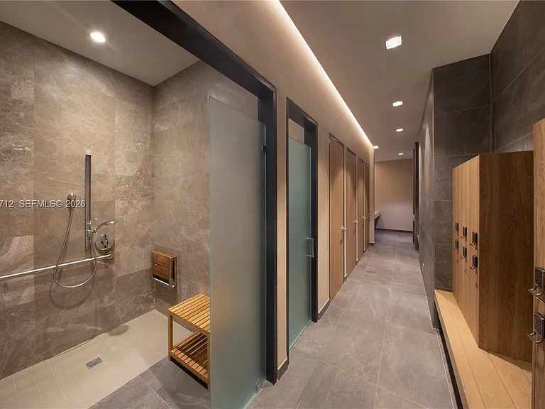 16385 Biscayne Blvd #519 — Photo 7