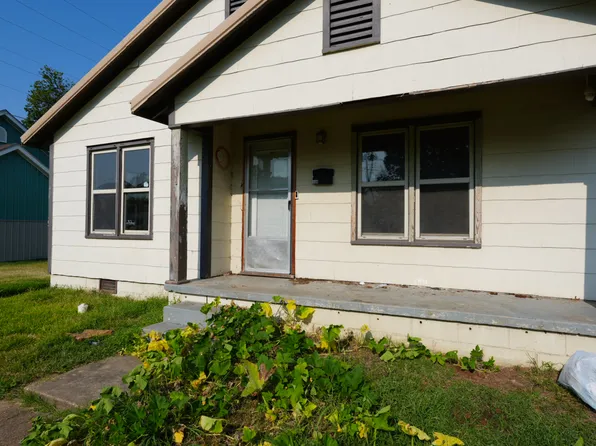 106 S 2nd St, Eufaula, OK 74432