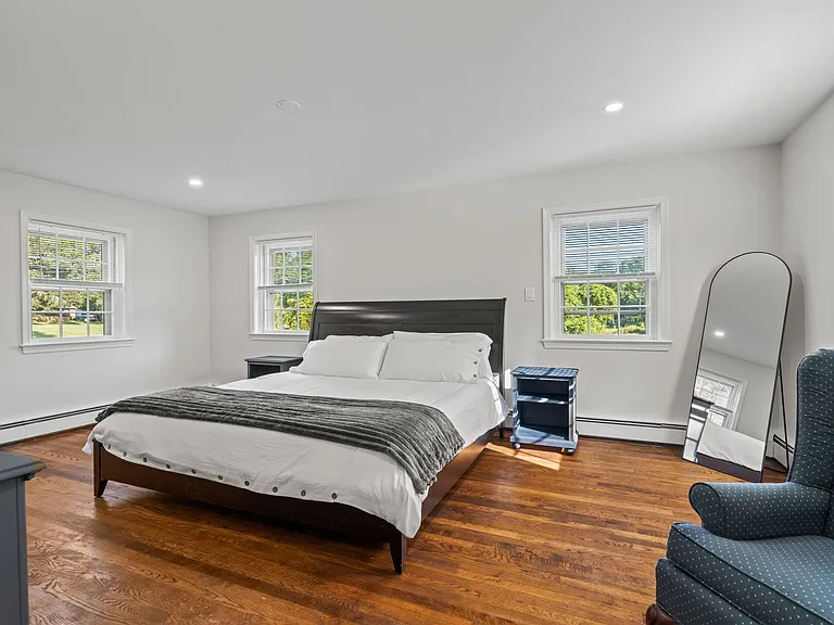 341 Crum Creek Ln — Photo 32