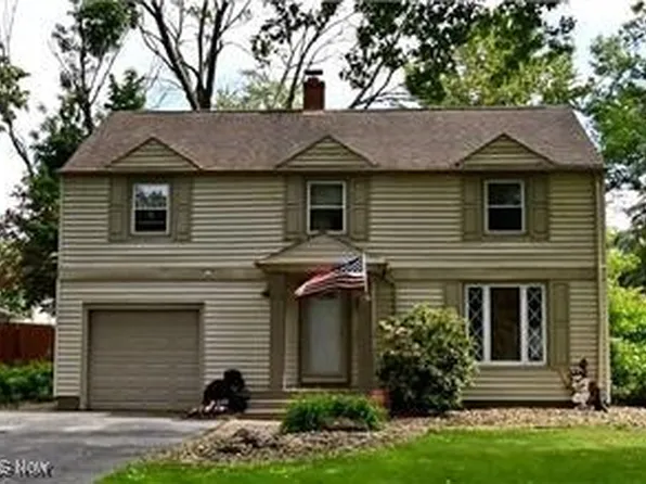 1528 Sunset Dr NE, Warren, OH 44483