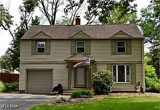 1528 Sunset Dr NE photo 1