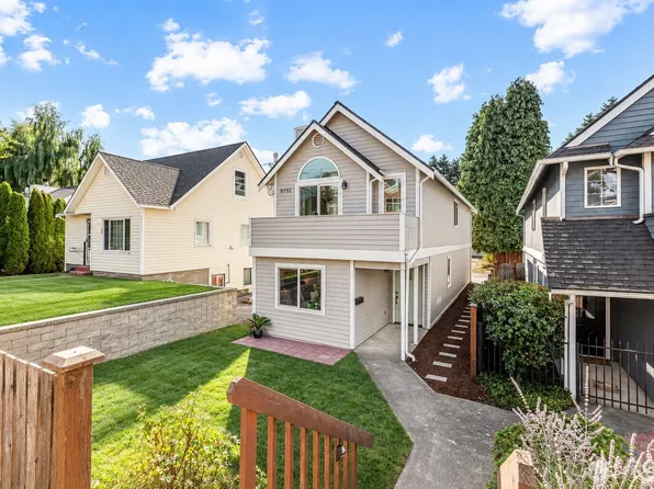 9751 Densmore Ave N, Seattle, WA 98103