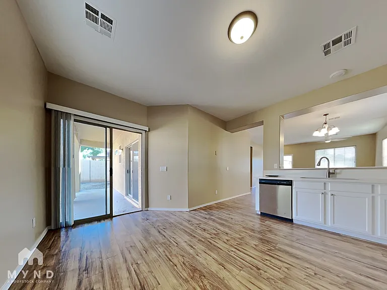 4532 E Harrison St — Photo 10