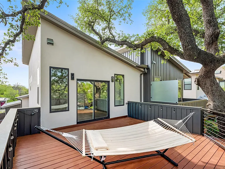 4400 Mount Vernon Dr #B — Photo 11