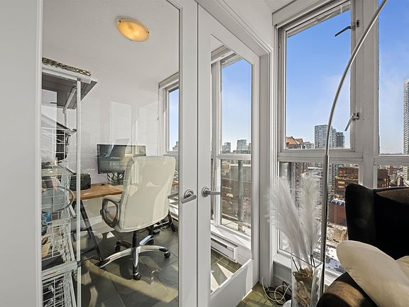 5th image of 1068 Hornby St #2607