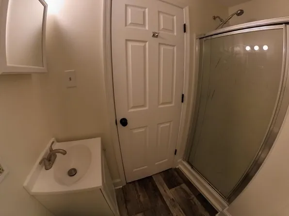 564 Broadway APT 2, Hanover, PA 17331
