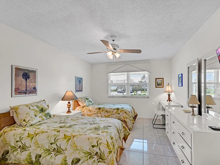 1127 E Seminole Ave #12C — Photo 51