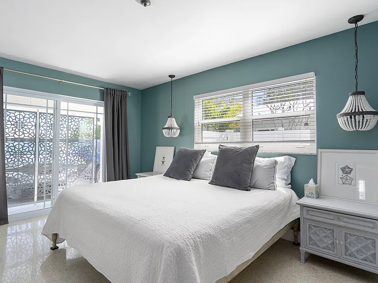 330 N Tessier Dr — Photo 35