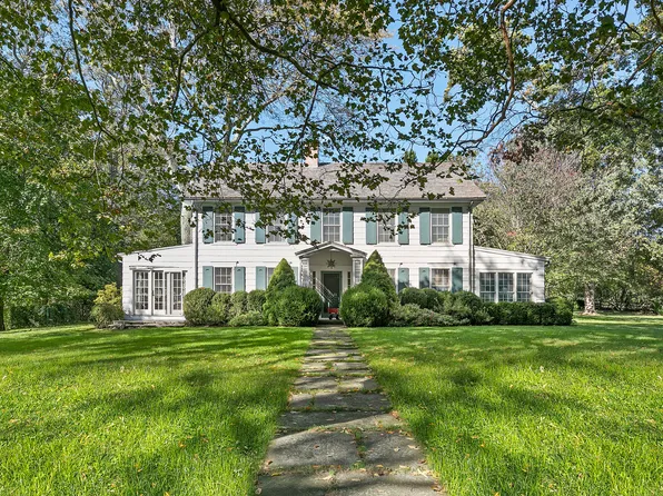 10 Nostrand Pkwy, Shelter Island, NY 11964