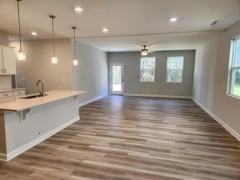 290 Gregory Village Dr — Photo 5