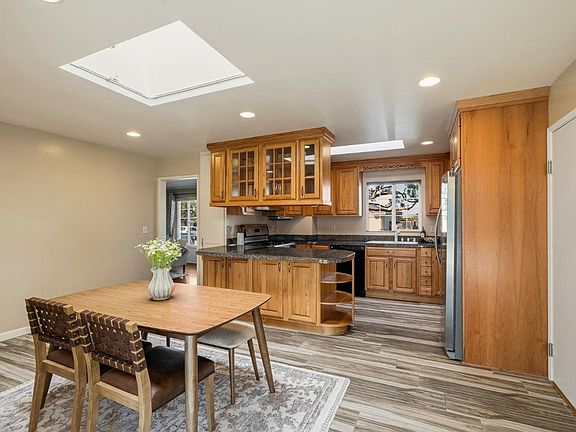 5th image of 15 Del Rey Cir