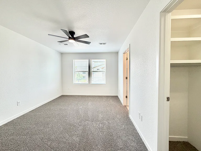 4881 Halifax Ct — Photo 11