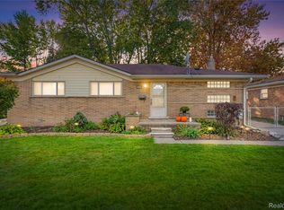 14371 Sunbury St, Livonia, MI 48154