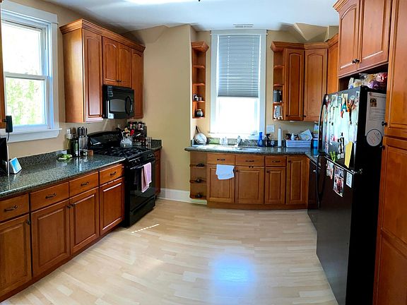 2nd image of 1530 W Ainslie St #2