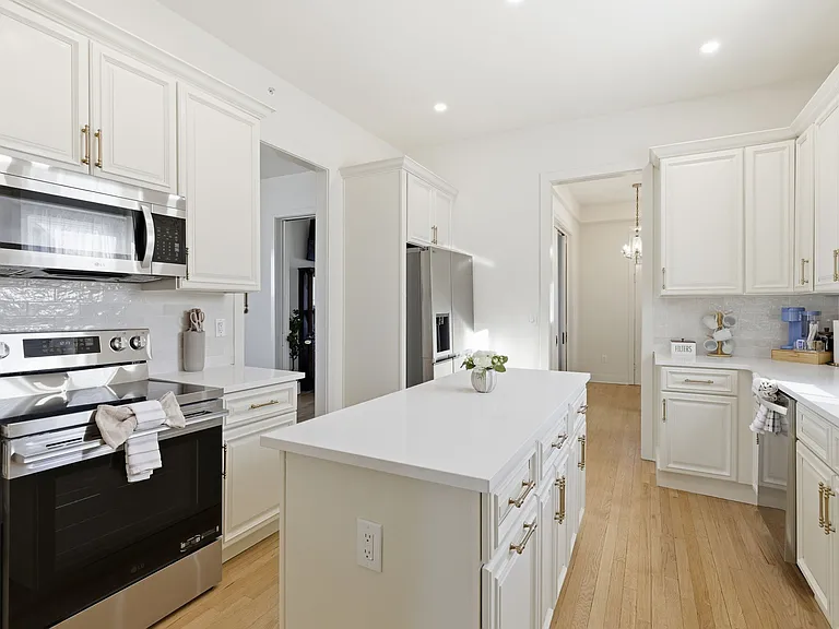 105 SW 9th St #A — Photo 23