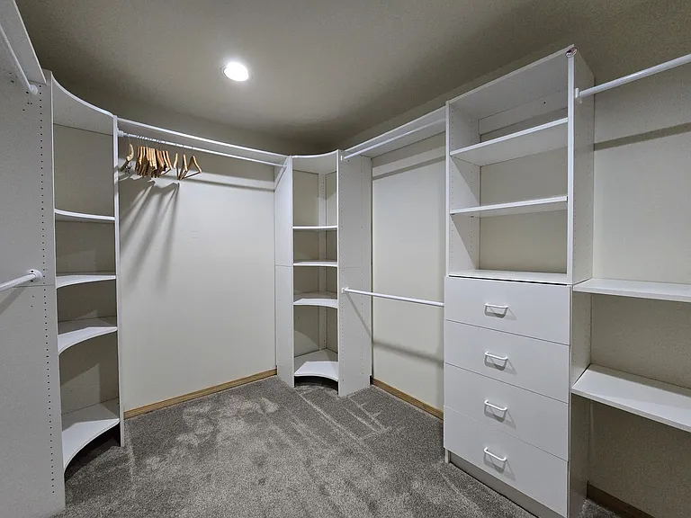 4 Alma Ct — Photo 15