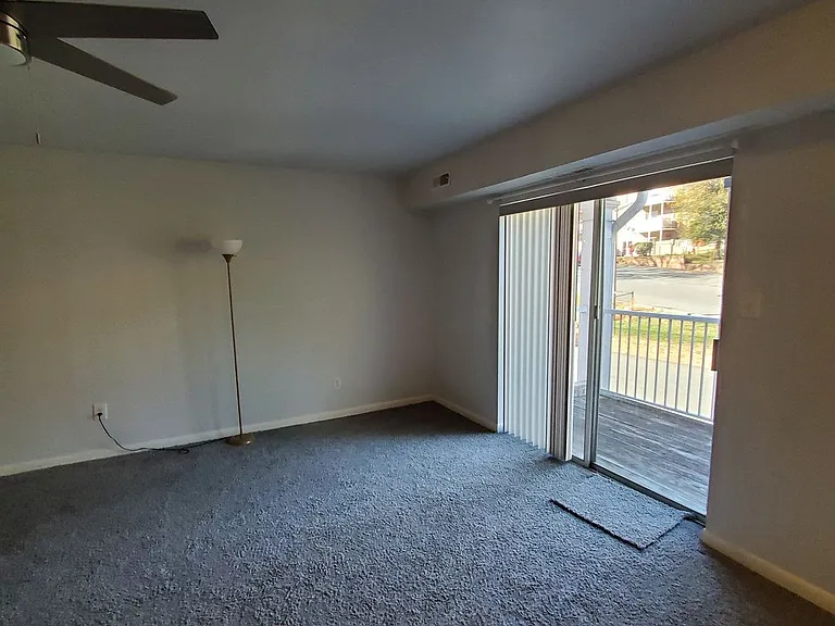 525 Burgoyne Rd #13 — Photo 2