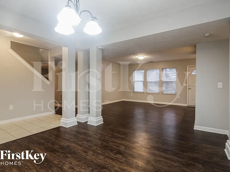 88 Bradford Ct — Photo 4