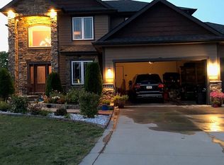 325 Indian Ridge Dr, Waukee, IA 50263