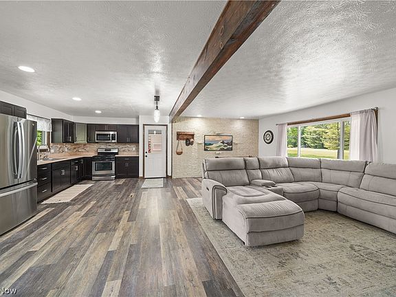 5th image of 6132 Oak Hill Dr