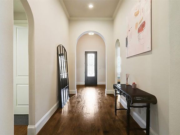 2nd image of 5318 Metzger Ct