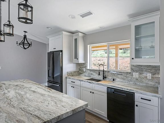 4th image of 15670 Fruitvale Rd