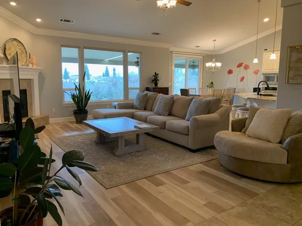 1418 Harbor Ct, Redding, CA 96003