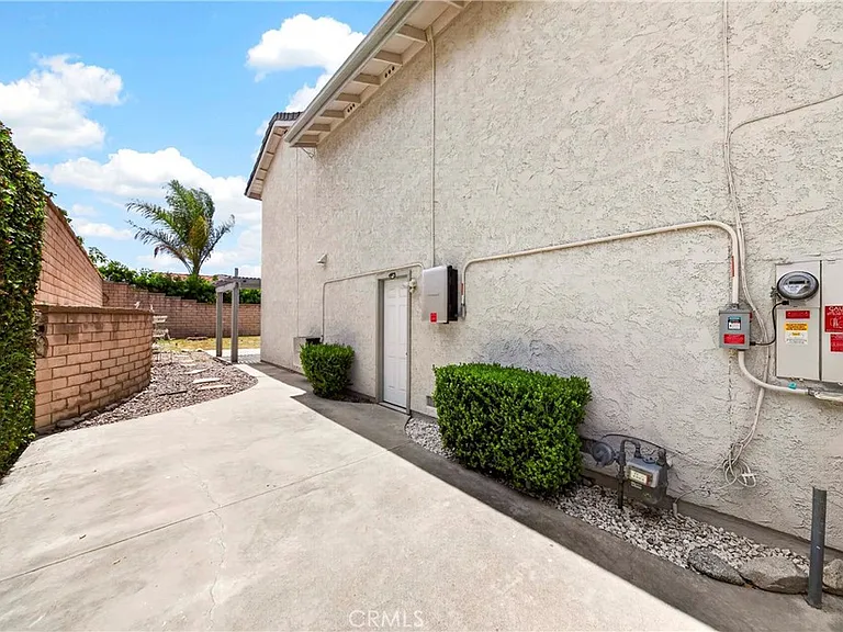 2540 Royale Pl — Photo 30