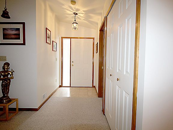 4th image of 1124 Canary Dr