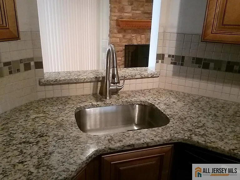 510 Sunshine Ct — Photo 15