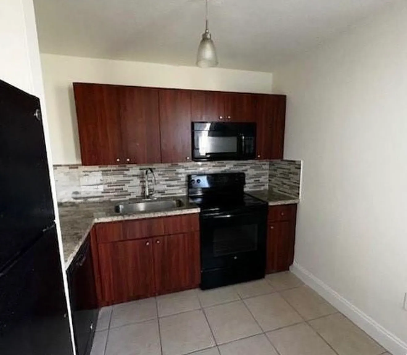 2 bed, 856 sqft, $2,400 — Photo 2