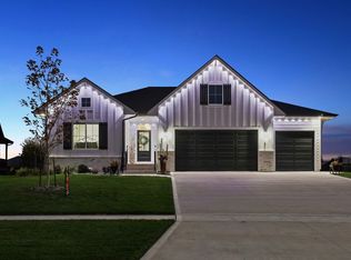 2333 Stonewood Ct SW, Altoona, IA 50009