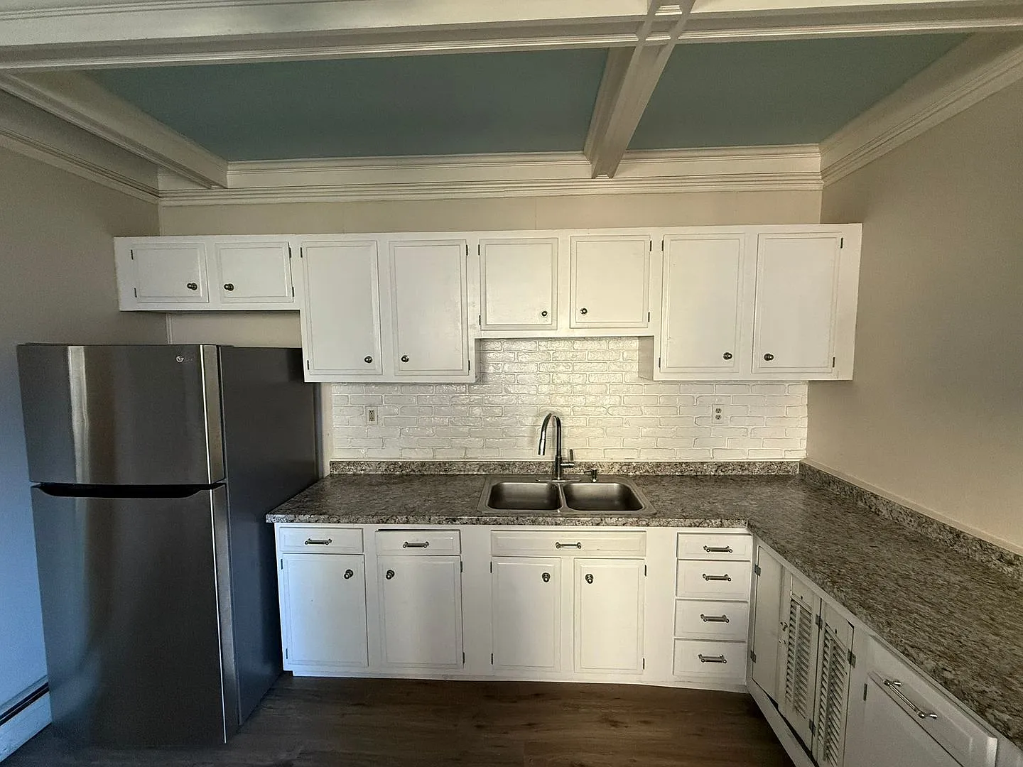 180 Pine Street — Photo 2