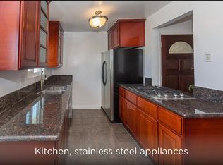 221 Rosecrans Ave, Manhattan Beach, CA 90266